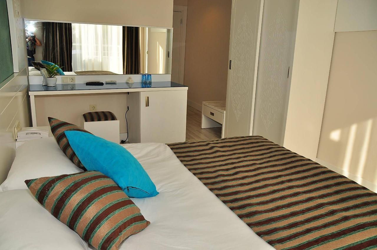 Aura Boutique Hotel Сиде Екстериор снимка